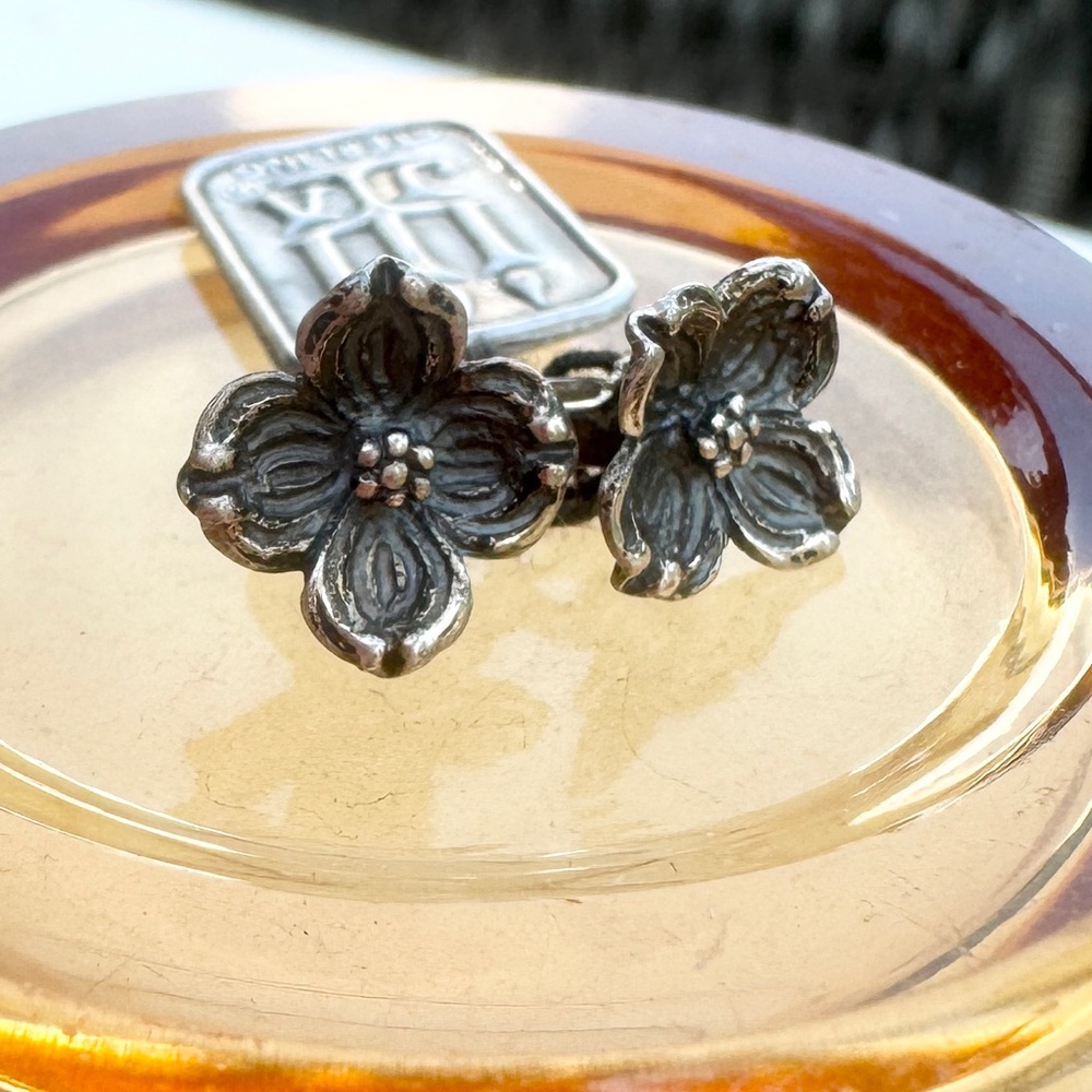 Vintage Retired Rare James Avery Dogwood Post Earrings - Sterling Silver .925